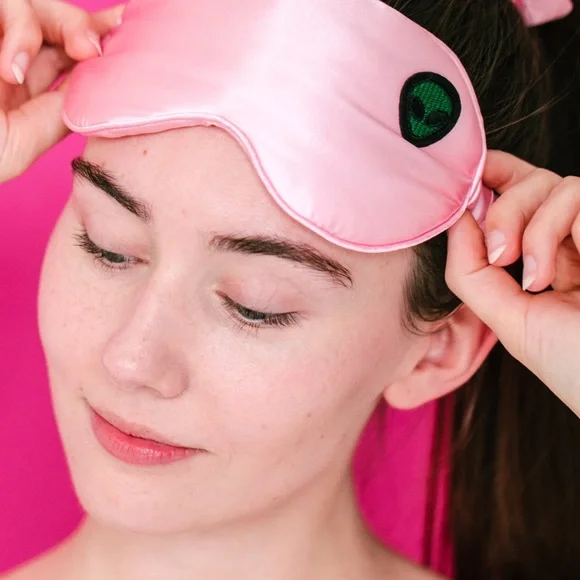 TRULY Beauty, 4piece Sleep Satin Set, Bonnie Nuit, NEW - Picture 4 of 7